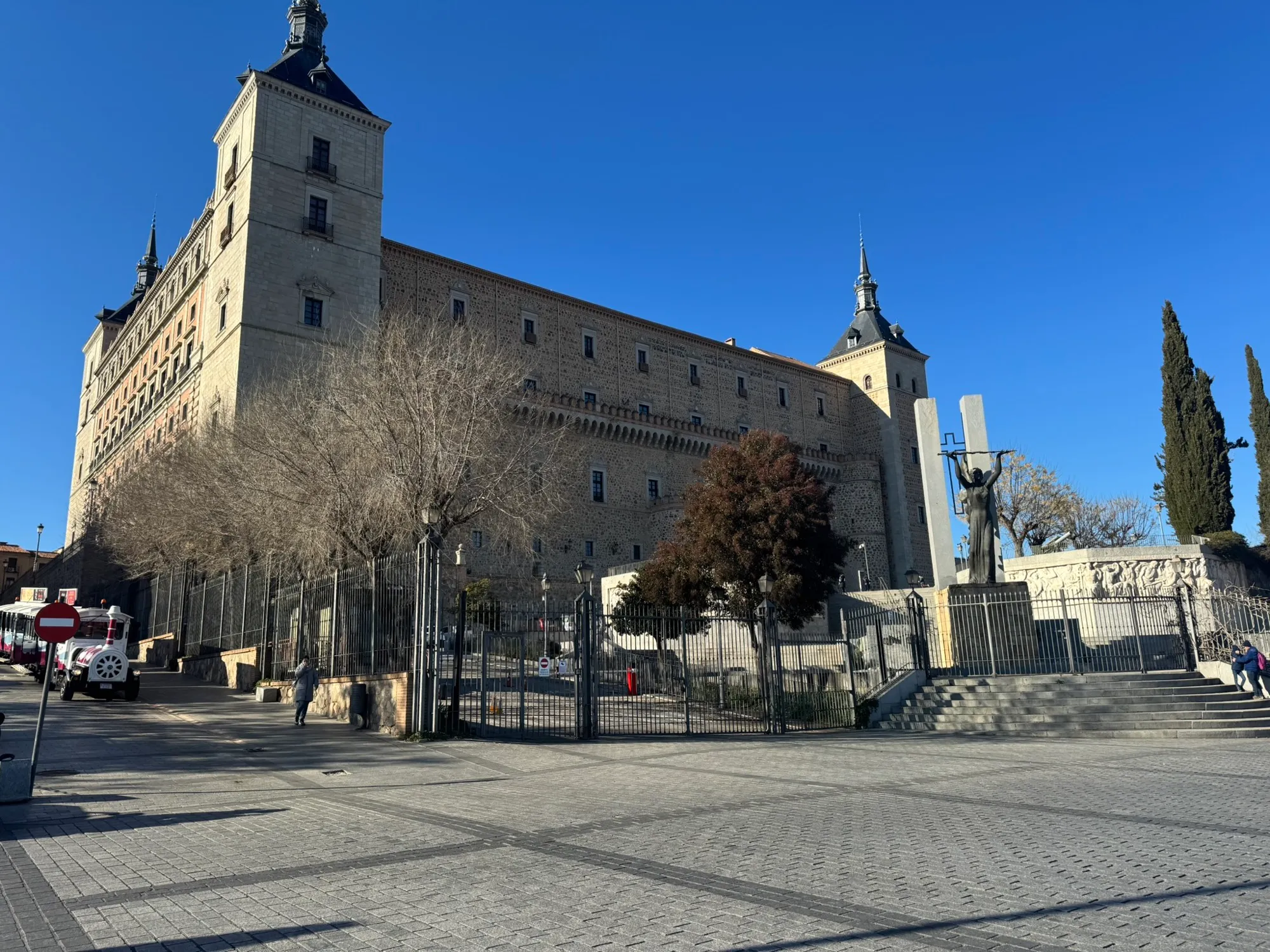 The Alcázar in Full View